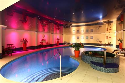 Heronston hotel - View deals for Best Western Heronston Hotel & Spa. Guests enjoy the helpful staff. Ewenny Priory Church is minutes away. WiFi and parking are free, and this hotel also features a spa.